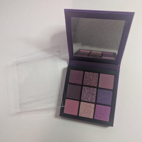 Huda Beauty | Amethyst Obsessions Eyeshadow Palette - Picture 4 of 9